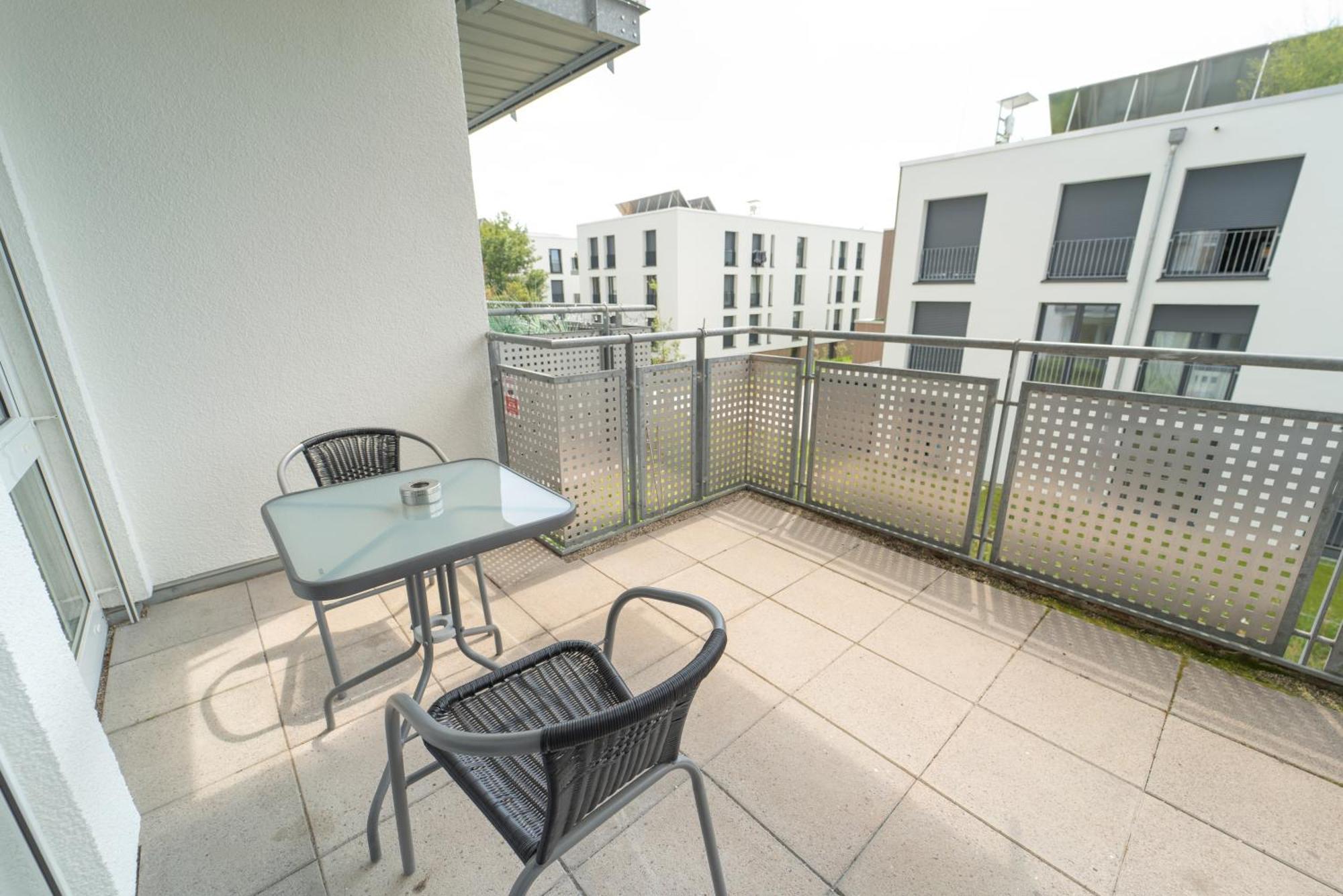 Range - Apartments - Kueche - Wlan - Netflix - Bis Zu 7 Personen Fellbach Eksteriør bilde